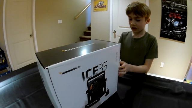 Ethan's New Humminbird ICE 35 Unboxing смотреть онлайн