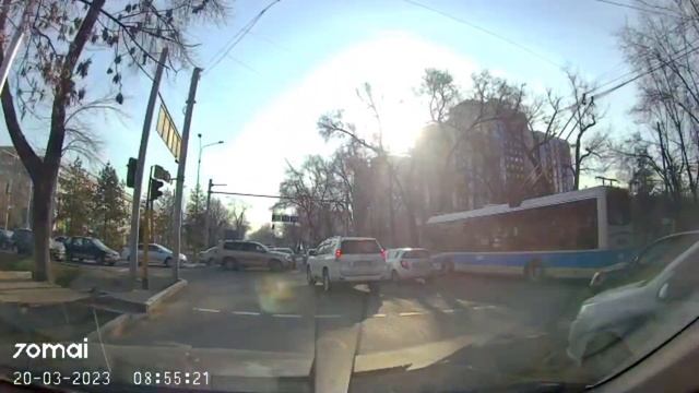 20.03.2023 Алматы Абая Гагарина создание аварийной ситуации 151CYA02 смотреть онлайн