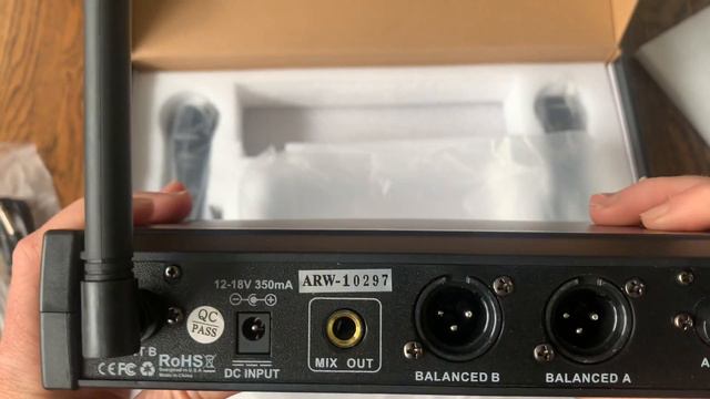 ARVOMIC UHF Wireless Microphone System: Mic Set for Professional Sound Quality смотреть онлайн