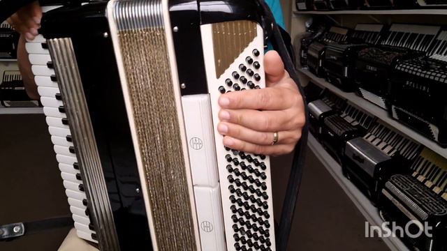 (VENDIDA) Acordeon 120 Baixos Scandalli Favo de Mel смотреть онлайн