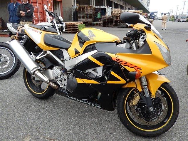 HONDA CBR929RR смотреть онлайн