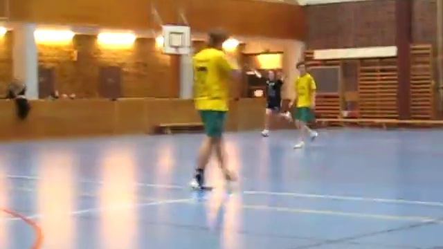 Sebbe kontrar in 23-24 mot HK Björnen смотреть онлайн