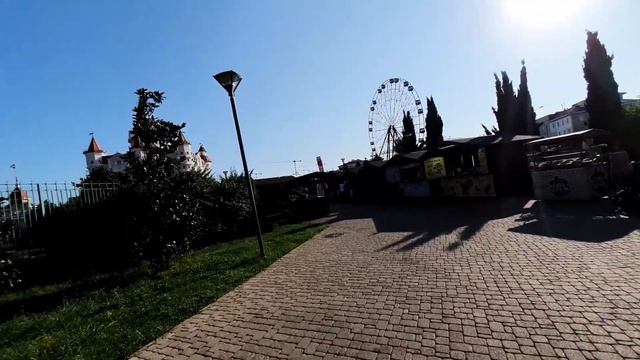 Сочи сегодня-Сочи Парк2021 - прогулка днем очень жарко. Аттракционы, Отель Богатырь, Торговые ряды смотреть онлайн