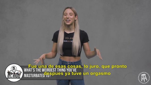 ABELLA DANGER RESPONDE A LAS PREGUNTAS MÁS EXTRAÑAS DE SUS FANS | ENTREVISTA SUBTITULADA смотреть онлайн