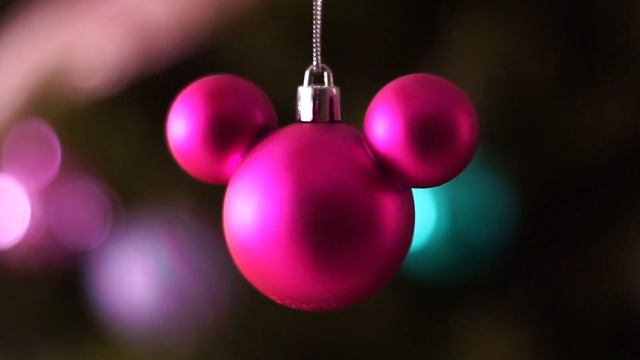 Елочная игрушка с ушками - Футаж и видео фон для монтажа смотреть онлайн