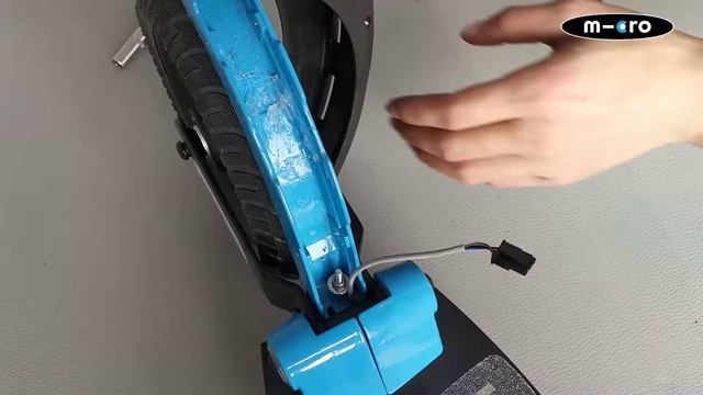 Micro Merlin | Changement module frein arrière смотреть онлайн