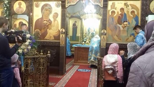 Рукоположение во дьяконы. Престольный праздник Покрова Пресвятой Богородицы. Марфо-Мариинская обите смотреть онлайн