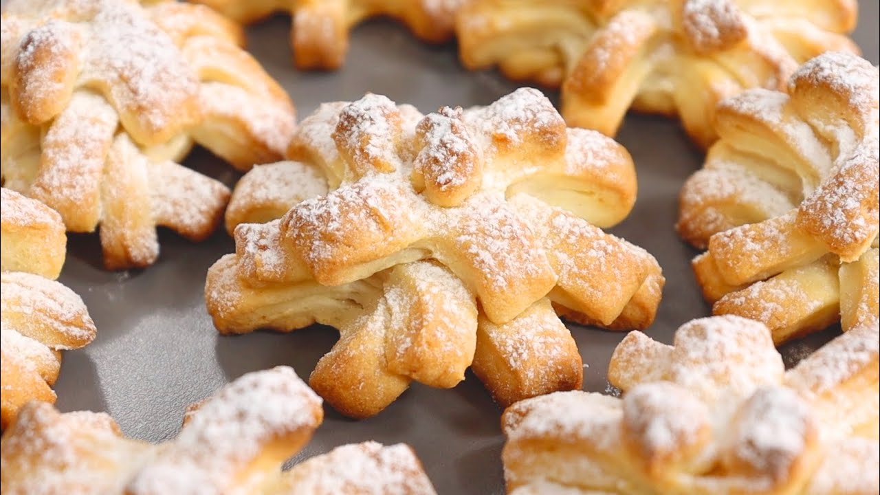 Предлагаю испечь вкусное, мягкое, красивое творожное печенье «Хризантемы». Готовится из самых обычны смотреть онлайн