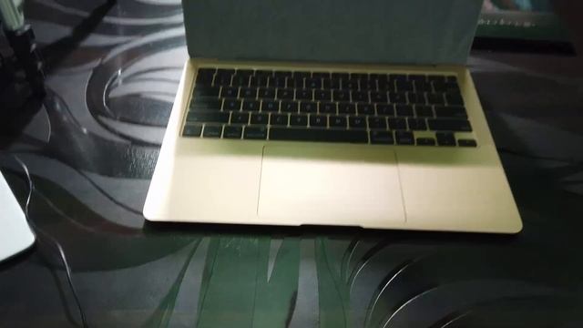 Macbook Air M1 - Unboxing and First Time Setup (This is My First Macbook) смотреть онлайн