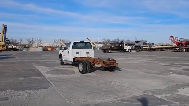 2002 Ford F450 Super Duty XL truck cab and chassis at auction | bidding closes January 12, 2022 смотреть онлайн