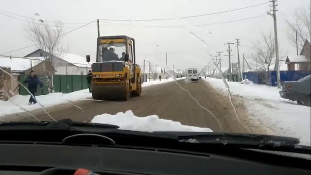 Укладка асфальта на снег в Уральске смотреть онлайн