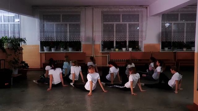 "Dance Avenue" смотреть онлайн