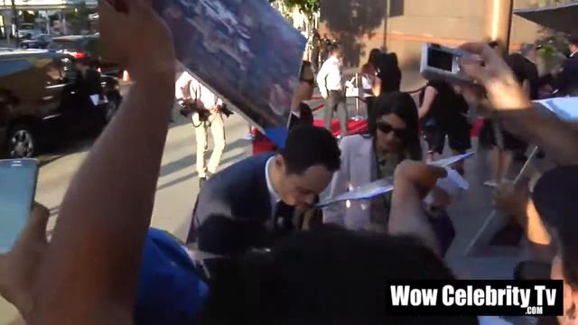 Jim Parsons at "Wish I Was Here" Los Angeles Premiere смотреть онлайн