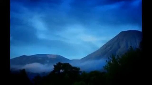 Mount Gede Pangrango (Gunung Gede Pangrango), Stratovolcano in Bogor, West Java, Indonesia смотреть онлайн
