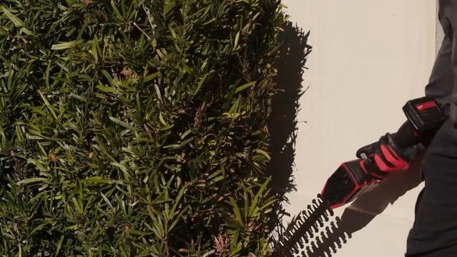 M12 FUEL™ Hedge Trimmer - M12FHT0 смотреть онлайн