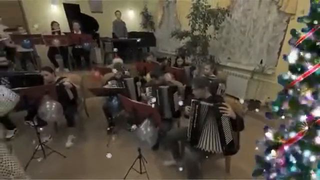 М. Красев, аранжировка Т Афанасенко "Елочка". Переложение для оркестра баянистов Е Касаткиной смотреть онлайн