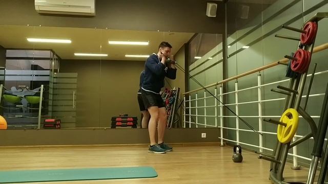 Бицепс с амортизатором