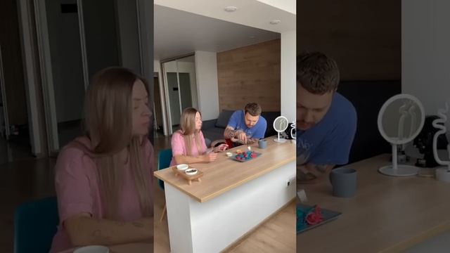 ?ОЧЕНЬ ИНТЕРЕСНОЕ ГЕНДЕР ПАТИ ? УЗНАЛИ ПОЛ РЕБЁНКА ИЗ ПЕЛЬМЕШКА #гендерпати #дети #genderreveal #то смотреть онлайн