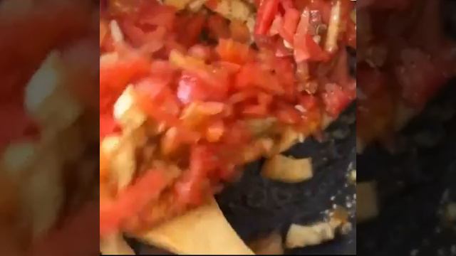 🍗 Грудка в сливочно-томатном соусе