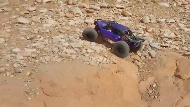 OutCast Crawlers Pitbull team driver, tire test 2.2 PBX AT's in moab смотреть онлайн