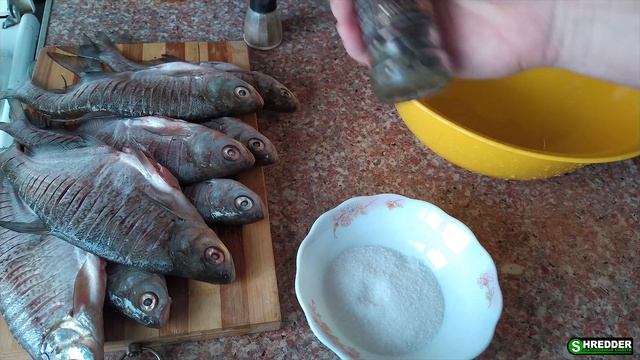 Как Правильно Пожарить Костлявую Рыбу (Синец, Подлещик, Густера, Карась и т.д.) смотреть онлайн
