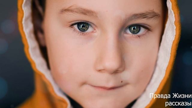 Мальчик семи лет гуляя под дождем, нашел коляску с младенцем. То что он сделал дальше… смотреть онлайн