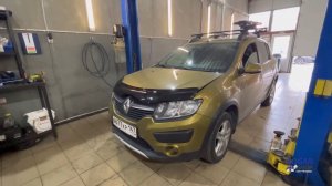 Дефлектор капота для Рено Сандеро Степвей | Установка мухобойки на Renault Sandero Stepway
