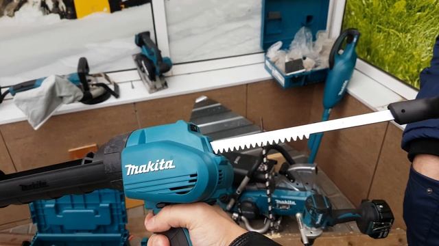 Пистолет для герметика Makita DCG 180 RHE смотреть онлайн