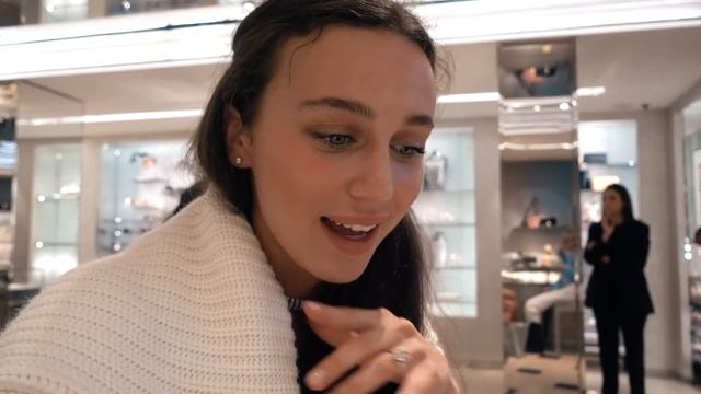 Как обычная девочка попала на красную дорожку? смотреть онлайн