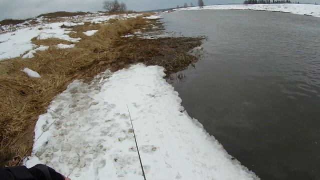 Весна идёт! На верхней Москва-реке тает лёд! Рыбалка как она есть. смотреть онлайн