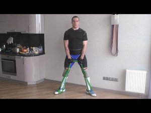 Приседания с резиной между ног: техника и нюансы