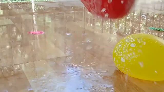 Как лопаются шарики с ВОДОЙ в Замедленном действии (КЛИП) смотреть онлайн