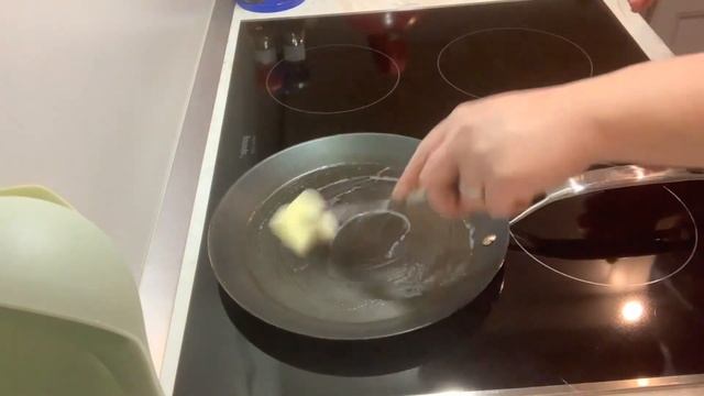 Блинчики с сыром и икрой?? с новой прической ✂️ смотреть онлайн