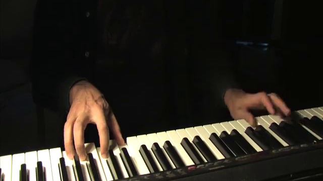Merry Go Round, Piano смотреть онлайн