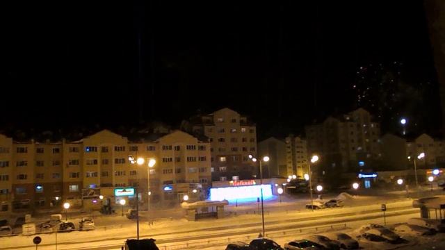 Новогодний салют в Новом Уренгое. смотреть онлайн