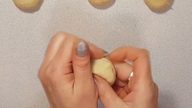 Треугольные_дрожжевые_ПИРОЖКИ_С_КАПУСТОЙ__в_духовке.mp4 смотреть онлайн