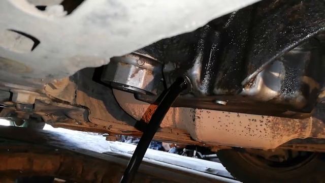 Замена фильтра и масла Королла. How To Change The Oil In Toyota Corolla 1.3l Тойота