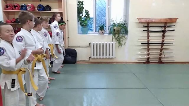 Вручение поясов и сертификатов ученикам нашего клуба смотреть онлайн