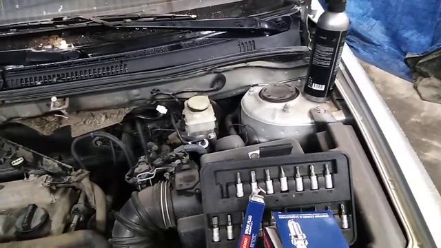 Замена свечей зажигания Тойота Королла 1.6 в 120 кузове. смотреть онлайн