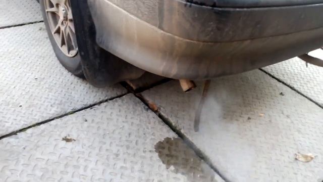 Белый дым из выхлопной. смотреть онлайн