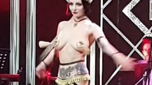 Королева бурлеска Ляля Бежецкая - Burlesque performer Lyalya Bezhetskaya