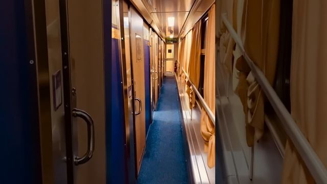 Внутри вагона СВ поезда РЖД