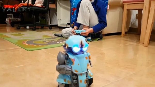 AUTOBOT SQWEEKS TRANSFORMERS 2020 АВТОБОТ МОПЕД ТРАНСФОРМЕРЫ 2020 ДИСТАНЦИОННОЕ УПРАВЛЕНИЕ