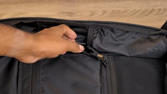 ஒரு Bag ல 15+ வசதியா? Asus ROG Ranger BP3703 Gaming Backpack Review - Loud Oli Tech смотреть онлайн