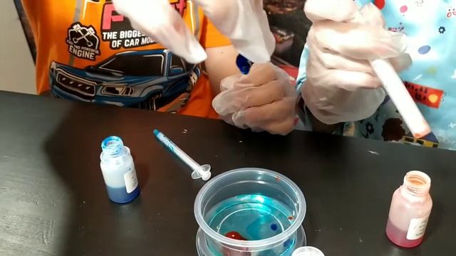 Полимерные червяки. Химические опыты с LORI набор Алхимика. Polymer worms. Даша Скворцова. смотреть онлайн
