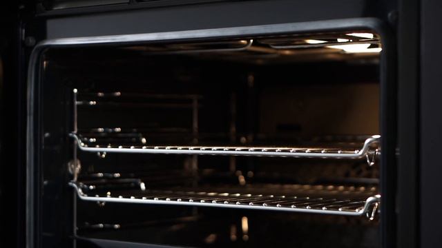 Product Review: Bosch Series 8 MultiFunction Black Oven HBG7341B1A смотреть онлайн