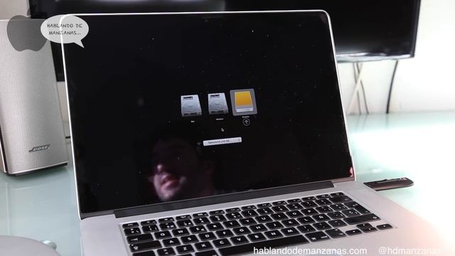 Tras instalar Windows en mi Mac me sale la pantalla en negro Solución en Español смотреть онлайн