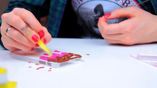 DIY ЧЕХЛЫ ДЛЯ ТЕЛЕФОНА Своими Руками НА БЮДЖЕТЕ 3 СПОСОБА Сделать ЧЕХОЛ Дома смотреть онлайн