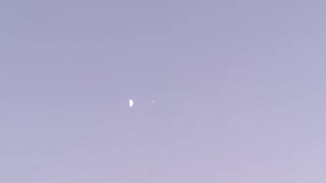 пролет шаттла возле луны смотреть онлайн