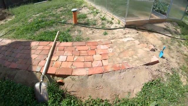 Дорожка из старого битого кирпича. Процесс и результат. смотреть онлайн